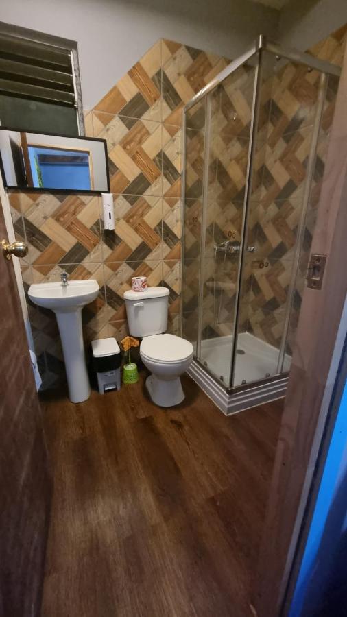 Hostal Henua Roa Hanga Roa Buitenkant foto